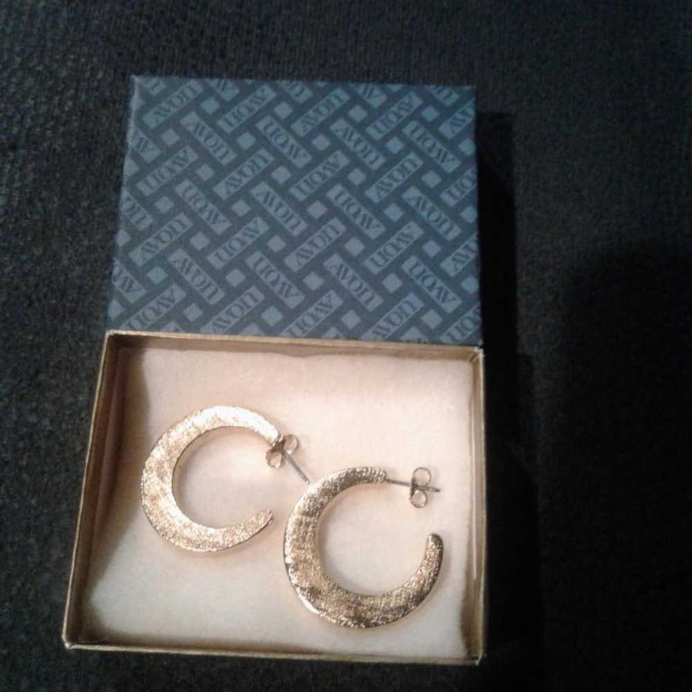 Vintage Avon Goldtone Crescent Pierced Earrings